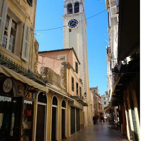 Corfu-haris Old Town *