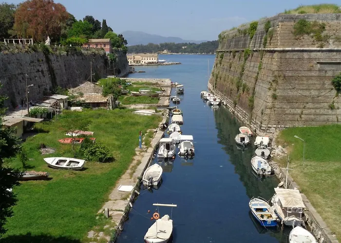 Corfu-haris Old Town ホームステイ コルフ島