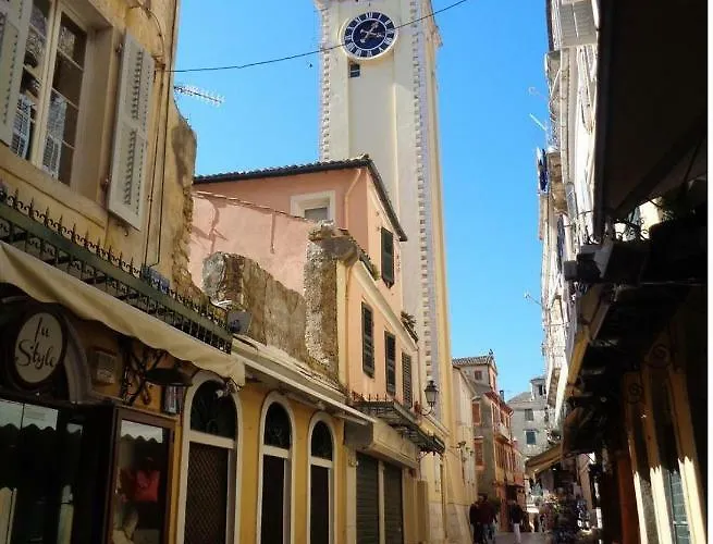 Corfu-haris Old Town *